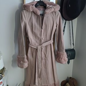RARE HOODED SUEDE COAT, FUR DETAILS DUSTY PINK